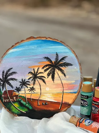 ציור נוף על עיגול עץ