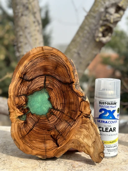 פלטת עץ עם אפוקסי